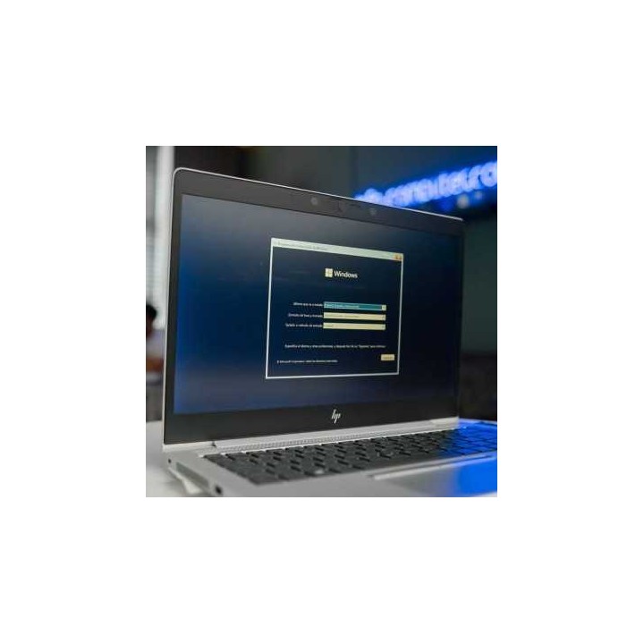 Dell Latitude 5400 Core i5 8265U 1.6 GHz | Windows 11 | Marcas en pantalla | Batería nueva